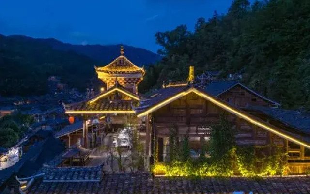 Lubian Jiushan Banshui Boutique Hostel