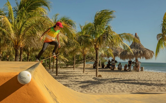Buena Onda Beach Resort