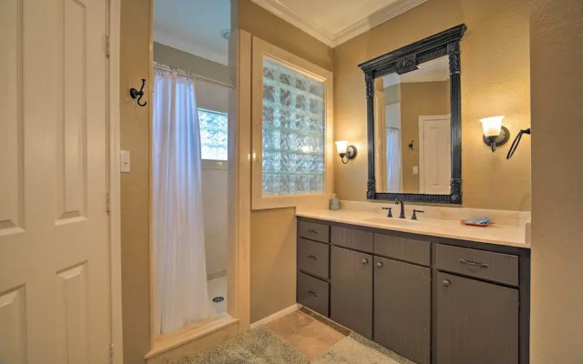 Waterfront Lake Conroe Getaway w/ Multiple Decks!