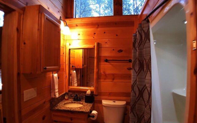 Brokenbowadventures.com