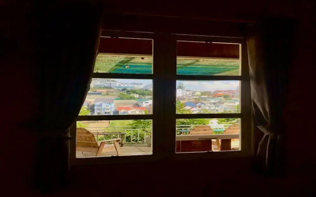 Books Home Dalat
