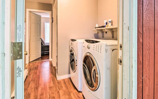 Poconos House w/ Large Deck, Gas Grill & Fire Pit!