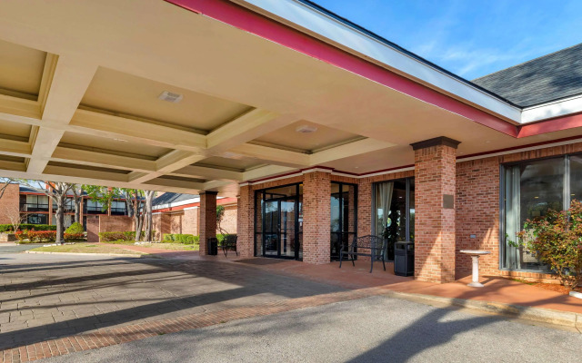 Magnuson Grand Hotel & Conference Center Tyler