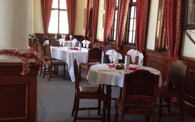 The Bulawayo Club
