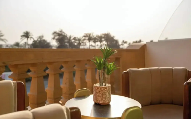 Golden Palm Sunrise Inn