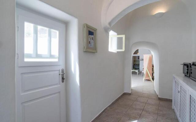 Blue Dolphins Apartments & Suites