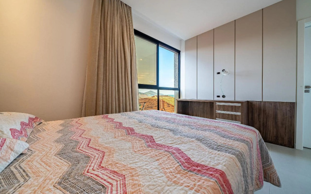 200 - Apartamento 3 dormitórios na Praia de Mariscal