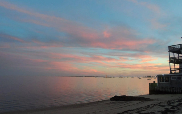 Surfside Hotel and Suites