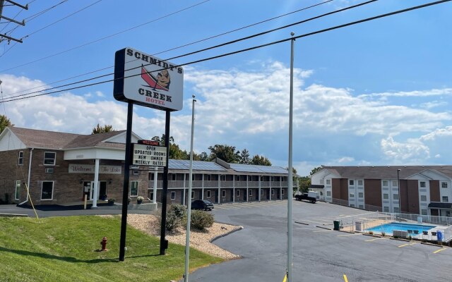 Schmidt's Creek Hotel