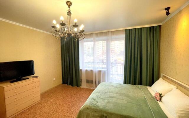 Home Hotel On Stroiteley 79