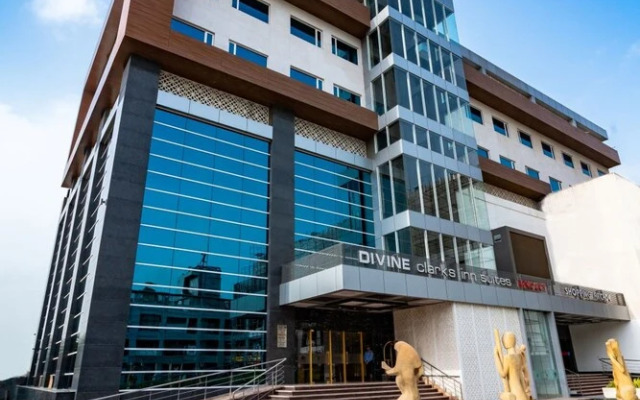 Divine Clarks Inn Suites
