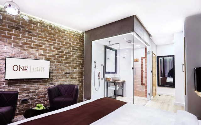 One Luxury Suites