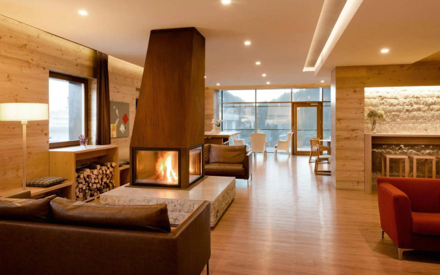 Corona Dolomites Hotel