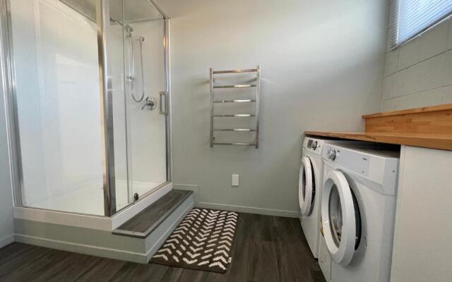 Private 2 bedrooms suite with free parking