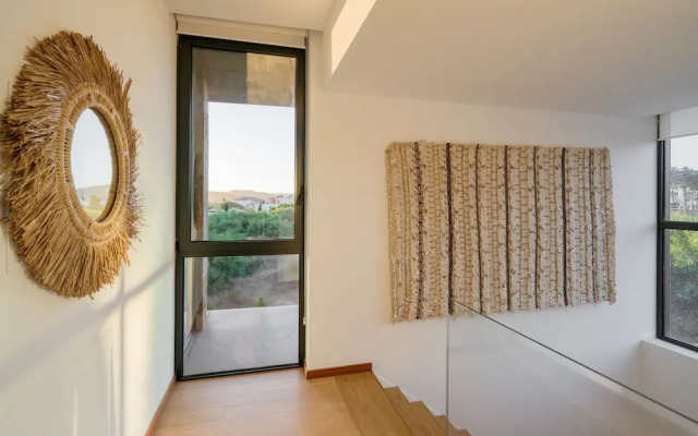 Troya Regal Villa By Cadenzalux