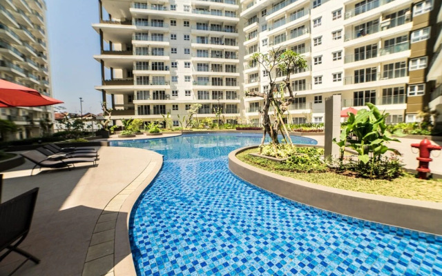 Serene with Cozy Design 2BR Apartment at Gateway Pasteur