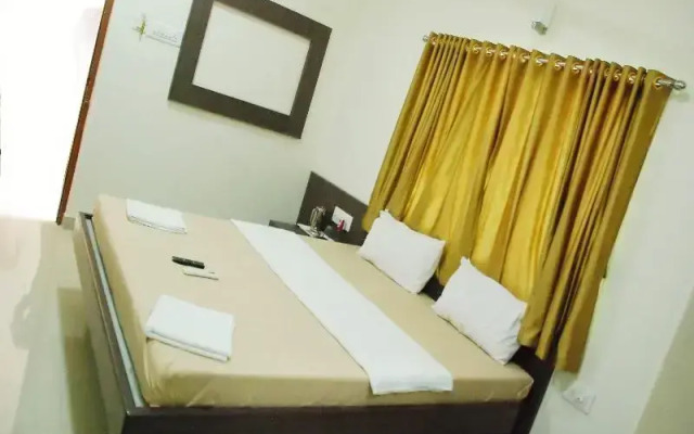 Hotel Pon Amutha