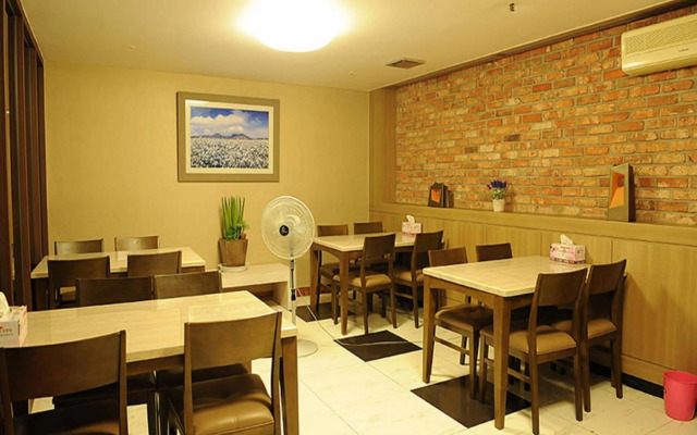 Central Hotel