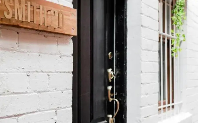 Your home on Smith St Collingwood (With Parking)