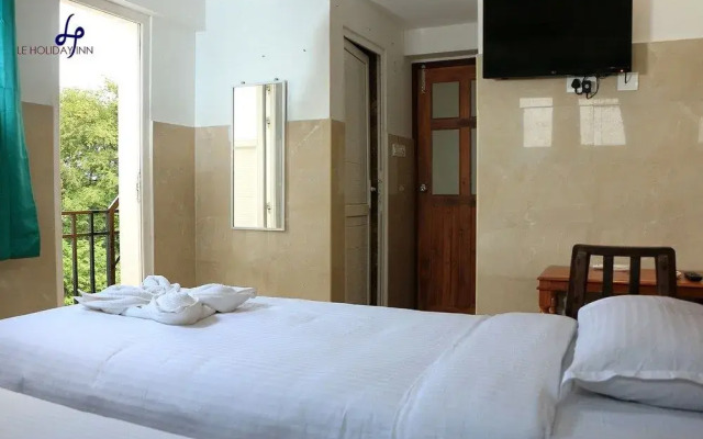 Le Holiday Inn
