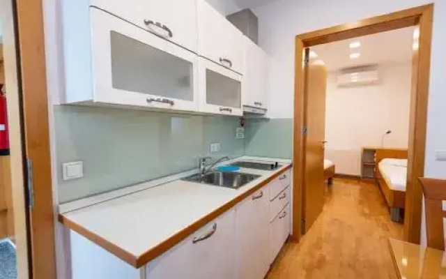 Apartmaji In Sobe Ramar