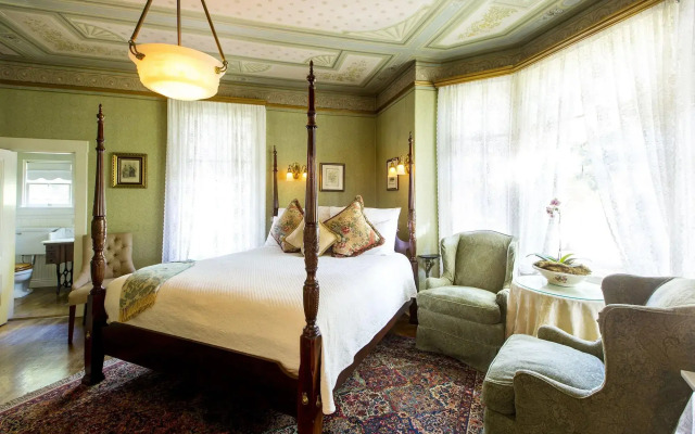 Simpson House Inn