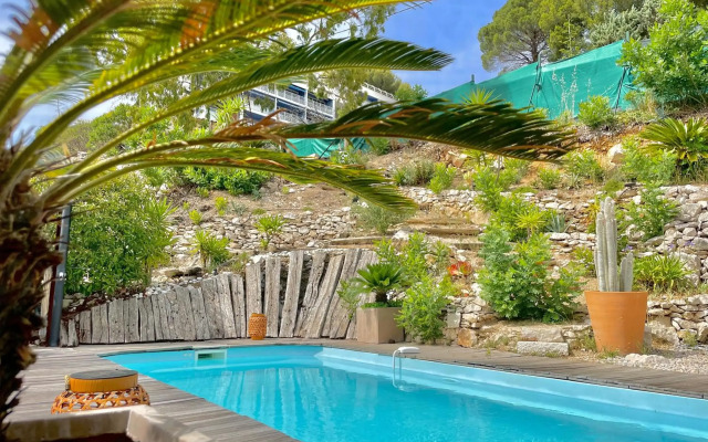 Hôtel de la Plage Mahogany