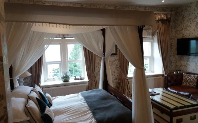 Shireburn Arms Hotel