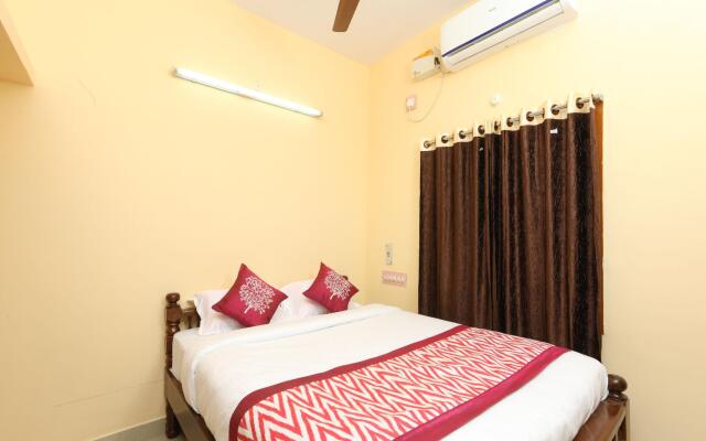 OYO 78180 2BHK Compact Home Near Promenade Beach