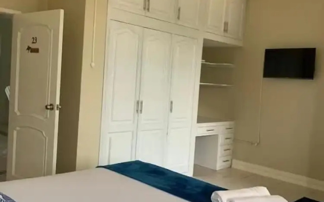 Reef Hostel Manta