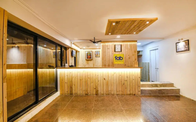 Fabhotel The Golden Orchid