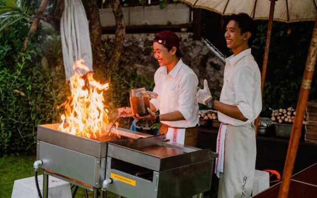 Stunning Villas Complex, 12 BR, Canggu With Staff
