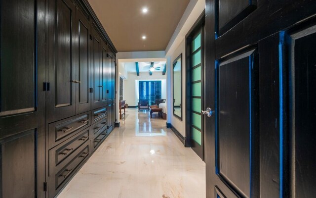 Beautiful 3 Bedroom Condo