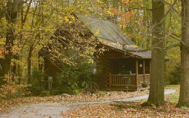 Cricket Hill Lodge & Cabins