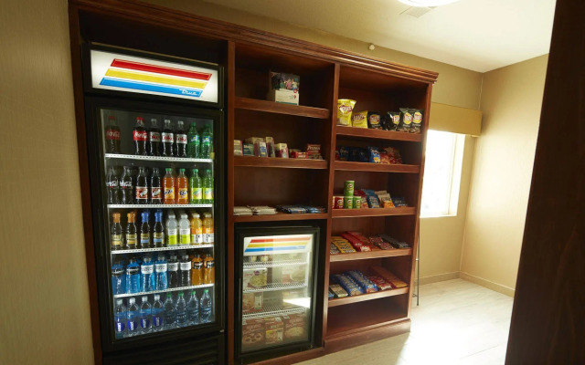 Holiday Inn Express & Suites - North Carmel / Westfield by IHG