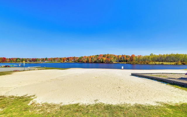 Walk to Beach: Arrowhead Lake Home