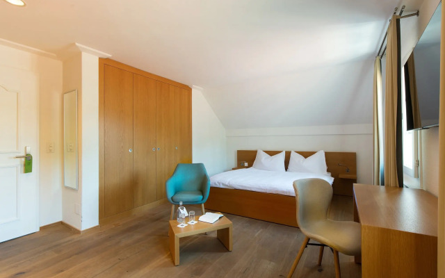 Hotel Kreuz by b_smart