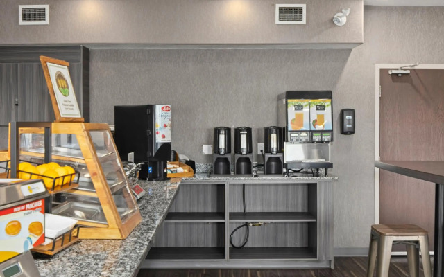Home Inn & Suites Saskatoon South