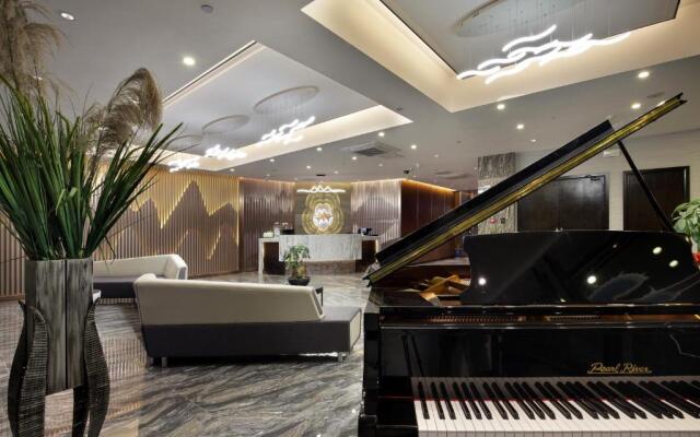 Wing Hotel Guilin - Central Square
