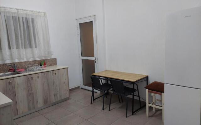 White house 3 bedroom City Center
