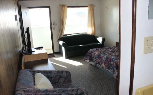 Raval Paradise Motel & RV Park