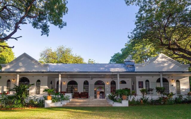 The Courtney Lodge