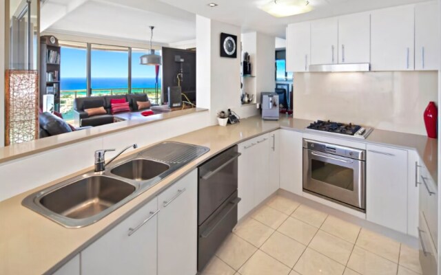 Luxury 3BR Apt with Incredible Views