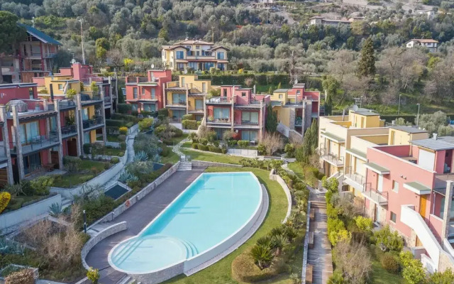 La Casa di Gioia - Shared Pool & View
