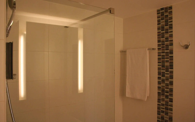 Hotel Sirius