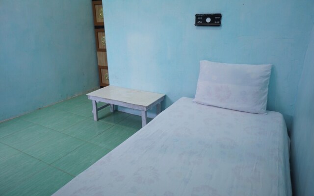 OYO Life 93017 Kost H Soeroso