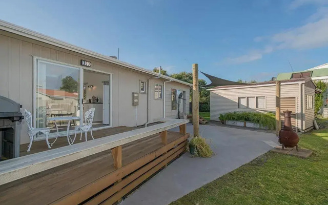 Hosts on the Coast Leisure on Lee