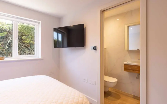 Spacious 4Bd Smart Home In Idyllic Rural Setting