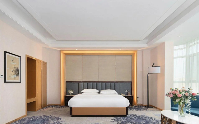 Metropolo Yining Development Zone Hotel