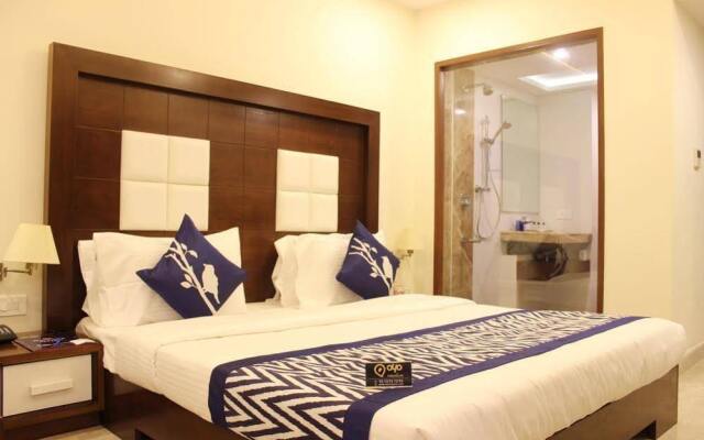 OYO Premium MG Road Trinity